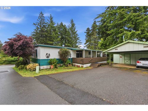 690 Village Pines Dr, Coos Bay, OR, 97420-2880 | Card Image