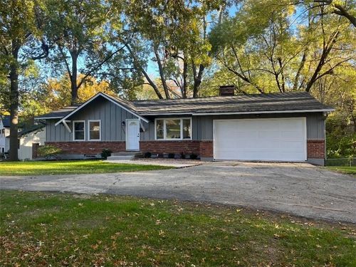 10235 W 70th St, Merriam, KS, 66203-4217 | Card Image