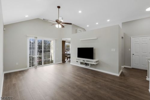 61 Waugh Ct, Bridgewater, NJ, 08807-2598 | Card Image