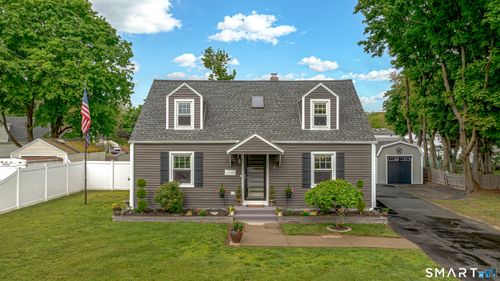 4 Nicholas Dr, East Haven, CT, 06512-1144 | Card Image