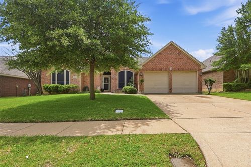 2110 Perry Dr, Mansfield, TX, 76063-5182 | Card Image