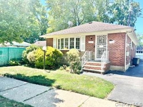 22026 138th Road, New York, NY, 11413 | Card Image