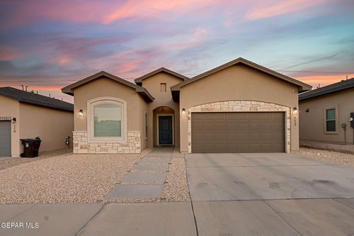 112 Bonnie Trl, Sunland Park, NM, 88008-9349 | Card Image