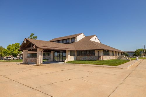 1712 E 23rd Ave, Hutchinson, KS, 67502-1114 | Card Image