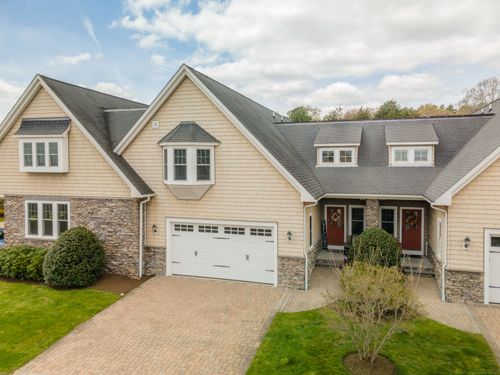 b-2 Spyglass Cir, Hope Valley, RI, 02832-1951 | Card Image