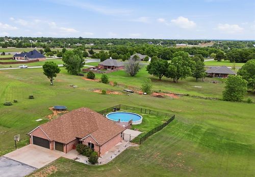 1700 Sandpiper Dr, Blanchard, OK, 73010-9035 | Card Image