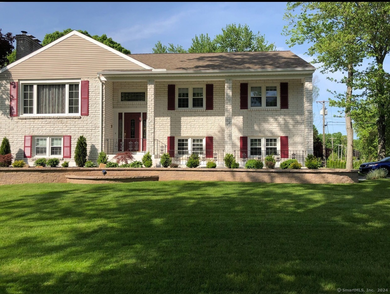 Meriden Ave, Southington, CT 06489