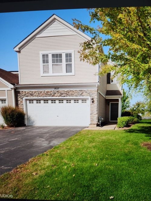 1927 Cobblestone Dr, Carpentersville, IL, 60110-1209 | Card Image