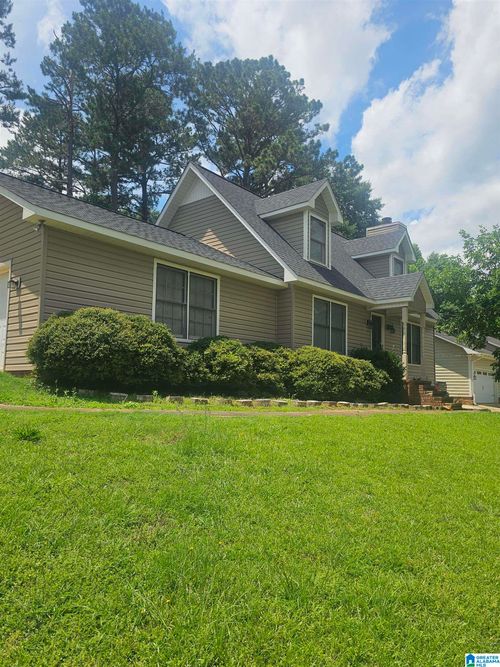 1118 Berkshire Dr, ANNISTON, AL, 36207-7191 | Card Image