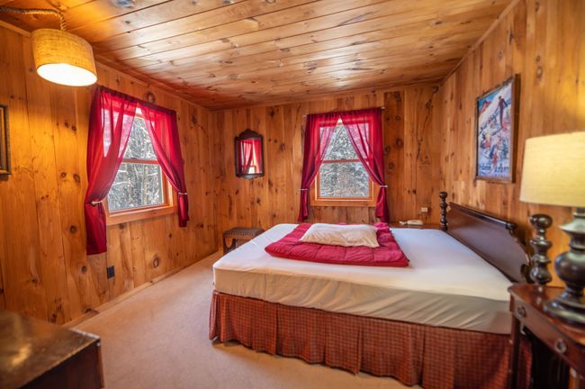 48 Upper Highlands Loop, House other with 5 bedrooms, 2 bathrooms and null parking in West Dover VT | Image 8