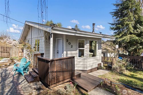 302 S Barton St, Seattle, WA, 98108-4907 | Card Image
