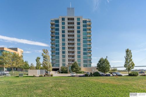 apt-802-444 Riverfront Plz, Omaha, NE, 68102-4249 | Card Image