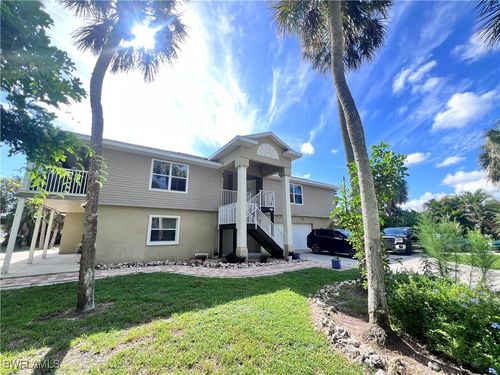 3981 Bennett Ln, BONITA SPRINGS, FL, 34134-4194 | Card Image