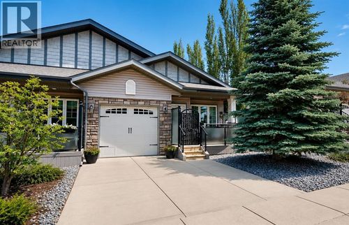7001 52 Street, Lacombe, AB, T4L0H5 | Card Image