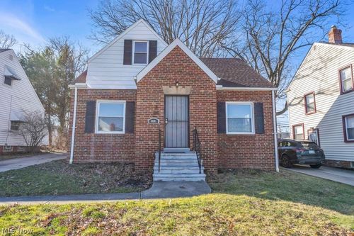 9520 S Highland Ave, Garfield Heights, OH, 44125-2375 | Card Image