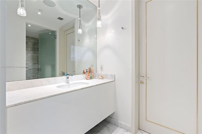 UNIT-1001 - 10203 Collins Ave, Condo with 3 bedrooms, 5 bathrooms and null parking in Bal Harbour FL | Image 28