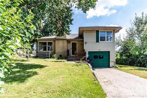 613 Hillcrest Dr, Knob Noster, MO, 65336-1584 | Card Image