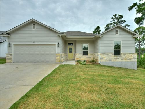 323 Kaanapali Ln, Bastrop, TX, 78602-5529 | Card Image