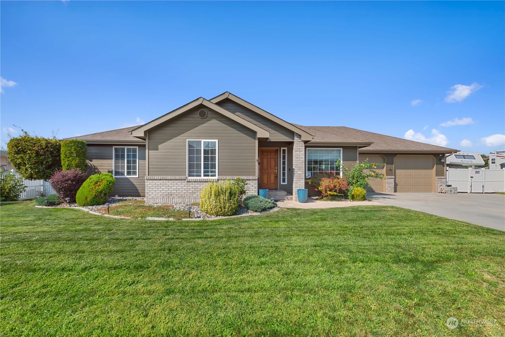 Holly Ln, East Wenatchee, WA 98802