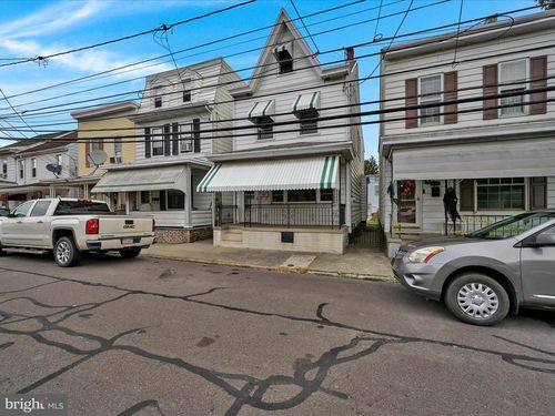 219 S 3rd St, SAINT CLAIR, PA, 17970-1330 | Card Image