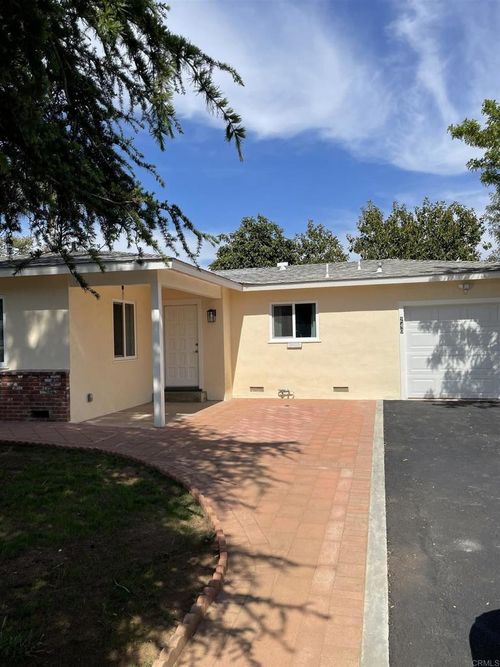 240 Potter St, Fallbrook, CA, 92028-3065 | Card Image