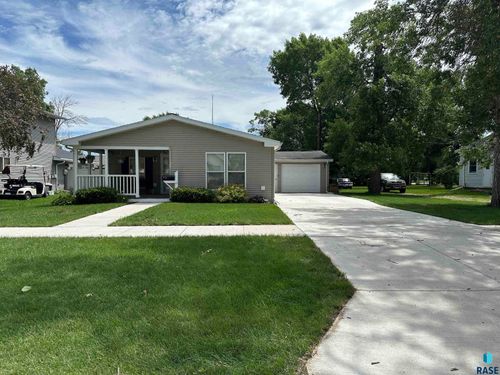 217 4th Ave Se, Pipestone, MN, 56164-1926 | Card Image