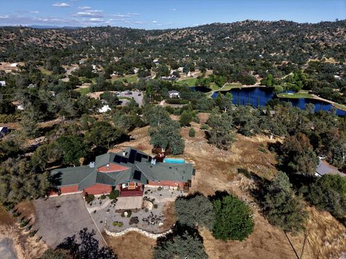 42366 Holiday Way, Coarsegold, CA, 93614 | Card Image