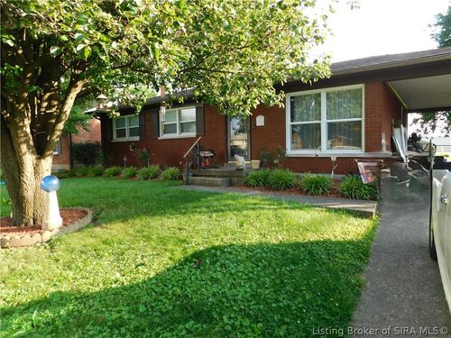 907 Longfield Dr, Clarksville, IN, 47129-1935 | Card Image