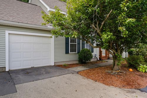 17 Echo Shore Dr, Merrimack, NH, 03054-4076 | Card Image