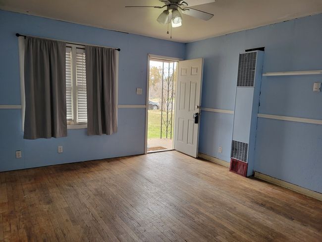 13 E 18 Th St, House other with 2 bedrooms, 1 bathrooms and null parking in San Angelo TX | Image 5