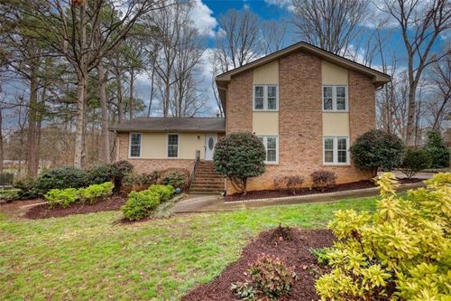 832 Sweet Briar Ln Se, Conyers, GA, 30094-3857 | Card Image