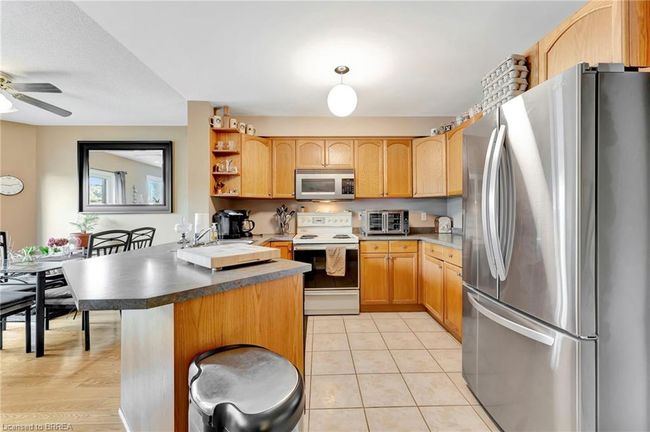 88 Foxborough Dr, Townhouse with 3 bedrooms, 2 bathrooms and 3 parking in Ancaster ON | Image 5