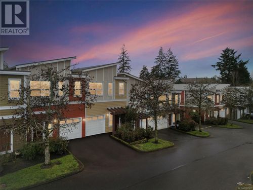 860 Brock Ave, Victoria, BC, V9B3C6 | Card Image