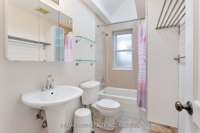 96 Roncesvalles Ave, Home with 3 bedrooms, 3 bathrooms and null parking in Toronto ON | Image 28