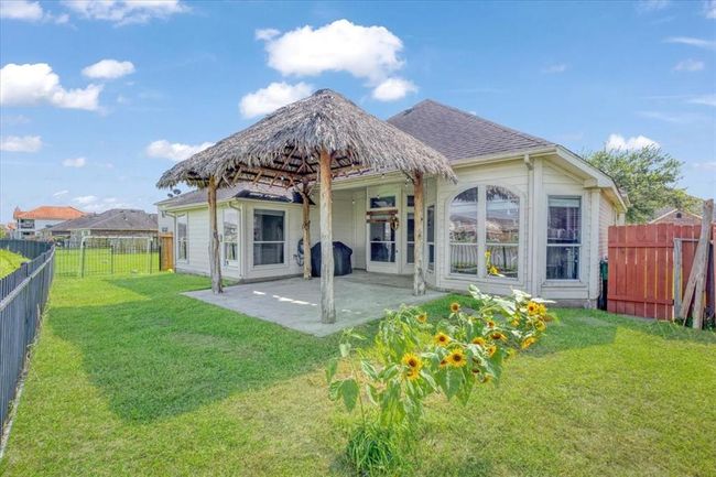 14 Mira Loma Dr, House other with 3 bedrooms, 2 bathrooms and 2 parking in Manvel TX | Image 27