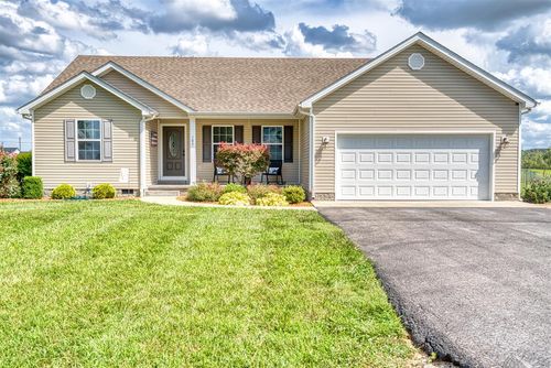 105 Pembroke Ln, Russellville, KY, 42276-8885 | Card Image
