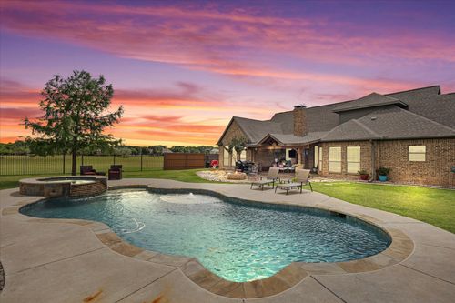 2033 Pin Oak Dr, Kaufman, TX, 75142-5371 | Card Image