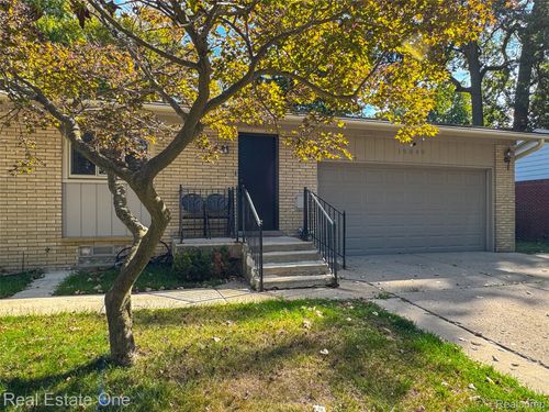 19049 Birchridge St, Southfield, MI, 48075-5851 | Card Image