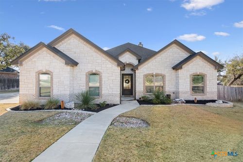 102 Rancho Del Lago Ln, Belton, TX, 76513-8445 | Card Image