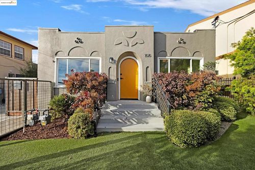 1515 Derby St, Berkeley, CA, 94702-2209 | Card Image