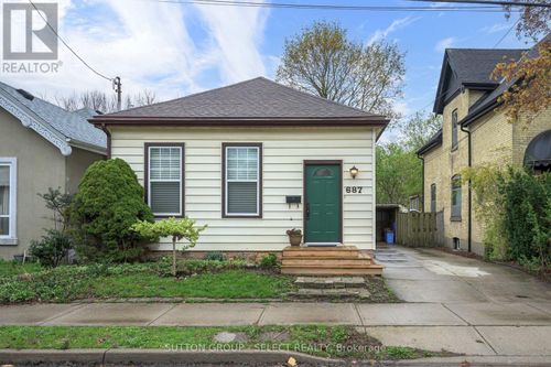 687 Princess Ave, London, ON, N5W3M2 | Card Image