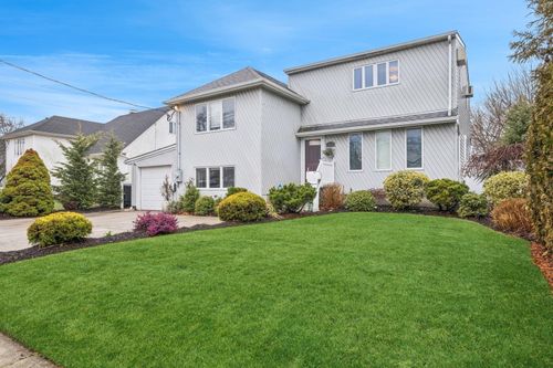 2814 Colonial Ave, Merrick, NY, 11566-4908 | Card Image