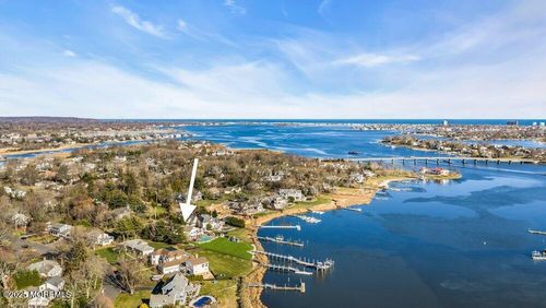 1 Carriage House Ln, Little Silver, NJ, 07739-1728 | Card Image