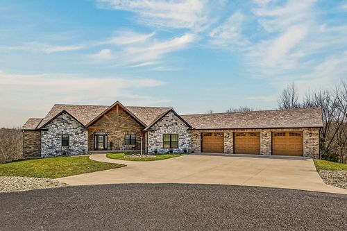 126 Twin Cavern Trl, Reeds Spring, MO, 65737-4502 | Card Image