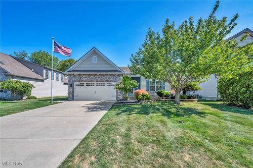 181 Shoreland Cir, Willowick, OH, 44095-4690 | Card Image