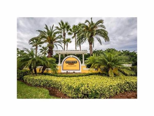 apt-e202-5050 Fairways Cir, Vero Beach, FL, 32967-7449 | Card Image