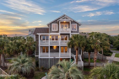 202 Live Oak Dr, Wrightsville Beach, NC, 28480-1943 | Card Image