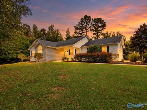 11 Woodland Rd, Boaz, AL, 35956-5279 | Card Image