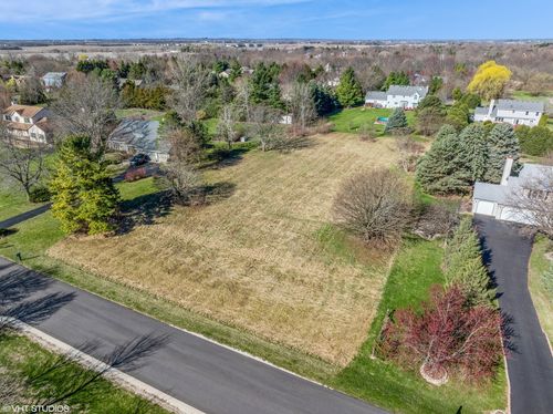 2409 Mustang Trl, Woodstock, IL, 60098-8423 | Card Image