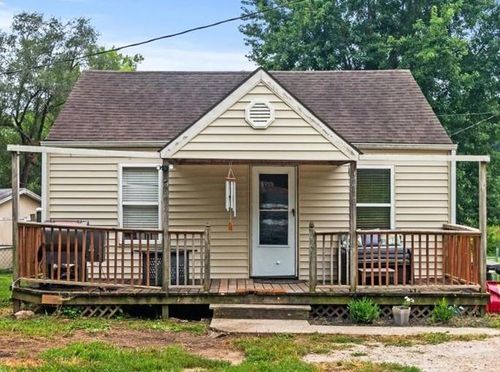 2418 Park Ln, Oak Grove, MO, 64075-7017 | Card Image